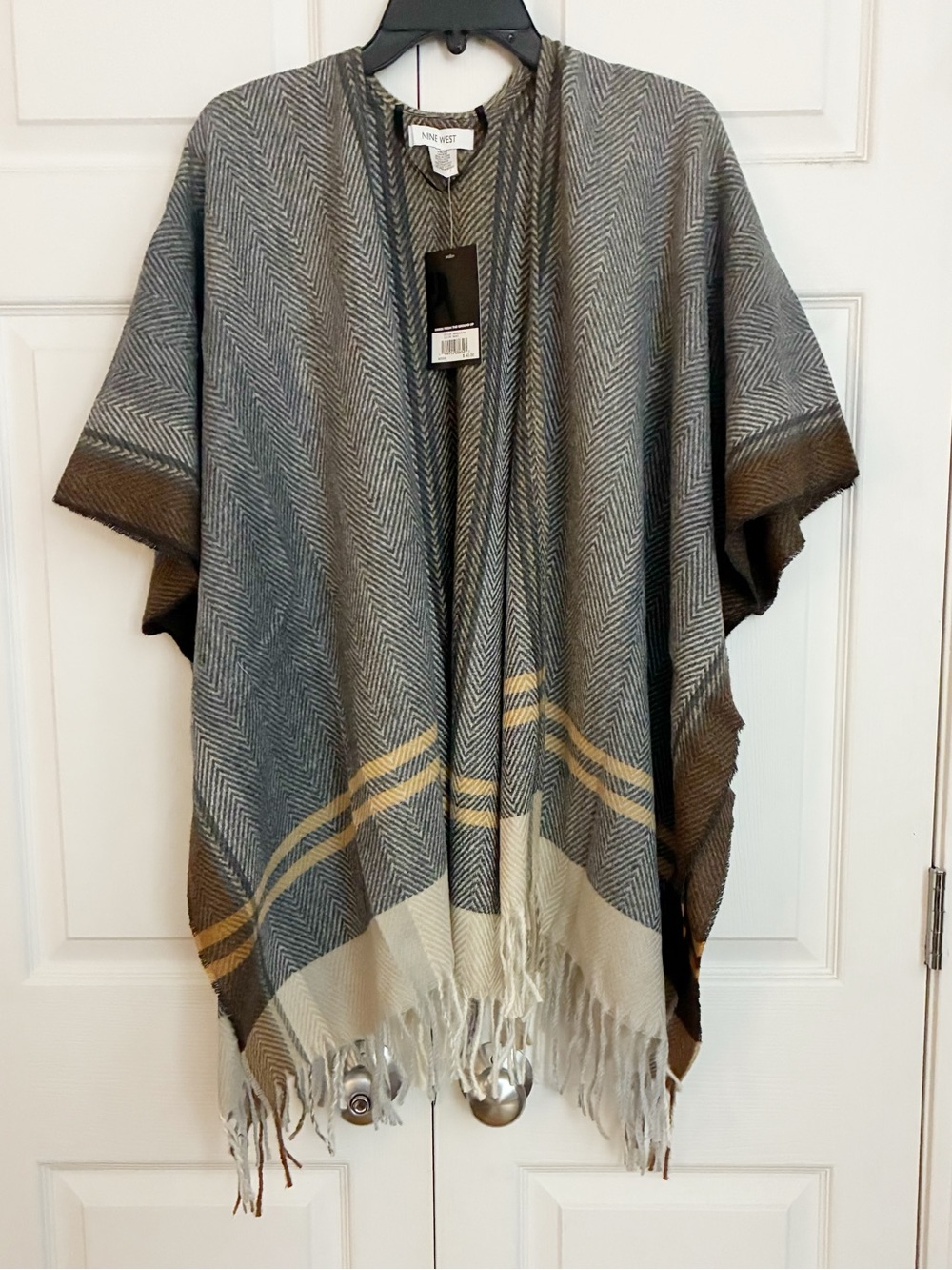COZY Nine West Gray & Brown Herringbone Fringe Wrap